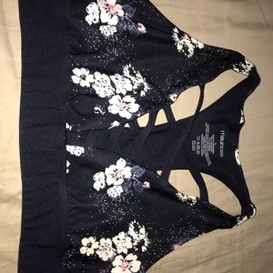 New Maurices size large sports bra